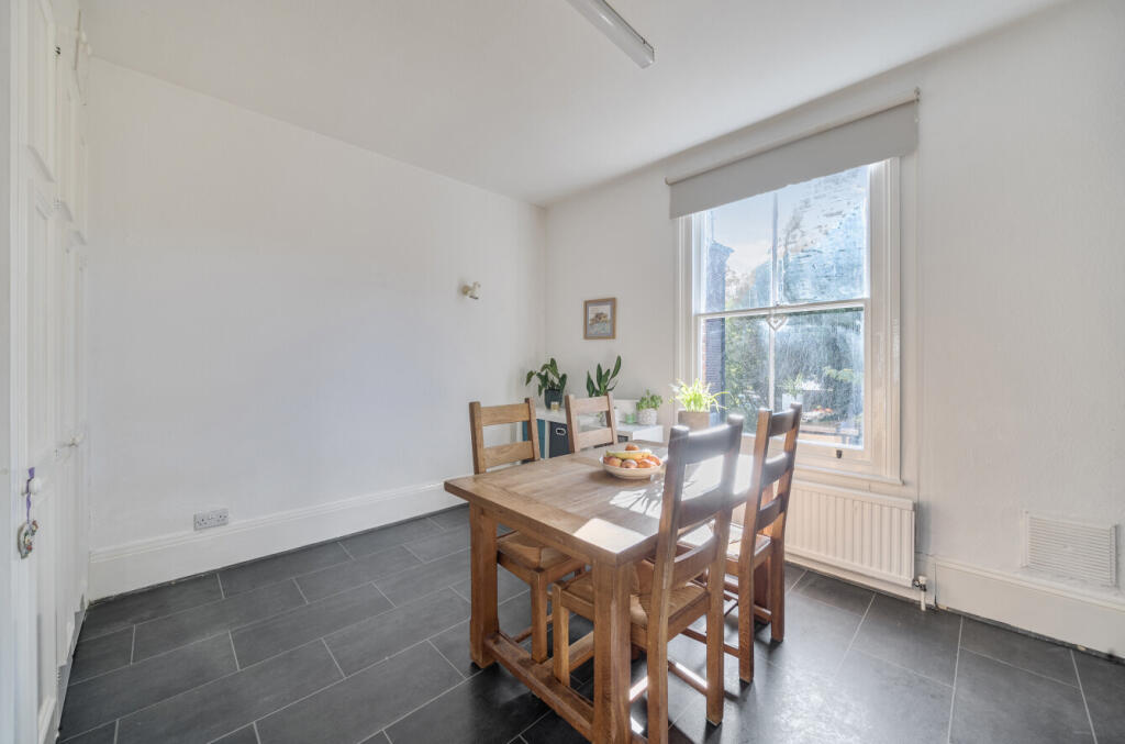 1357303-10-68d118...