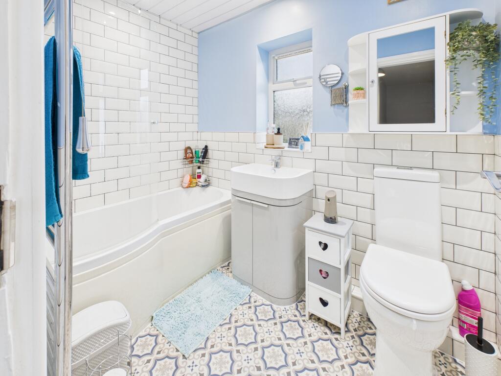 CAM02871G0-PR0623-STILL017