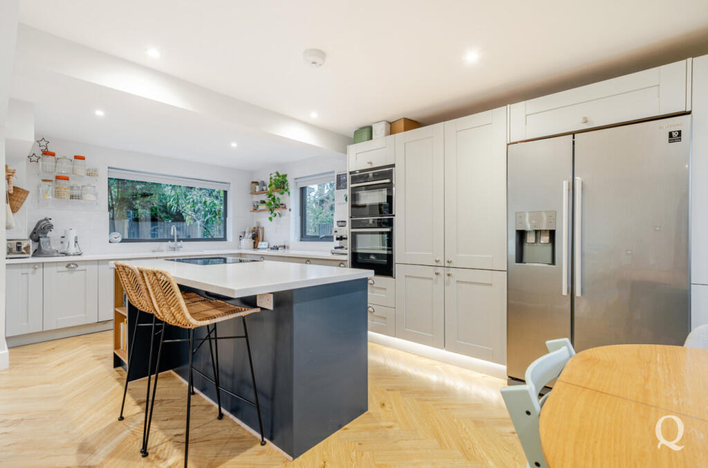 da311893-fc5f-437...