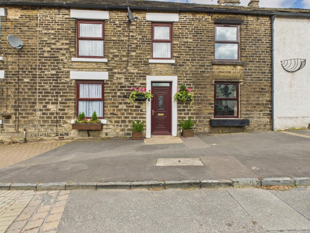 CAM03729G0-PR0107-STILL001