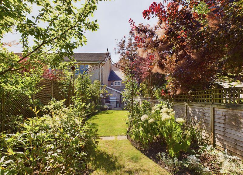 Garden to house
