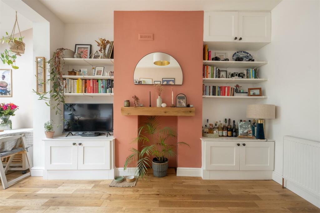 Cavendish Drive, E11