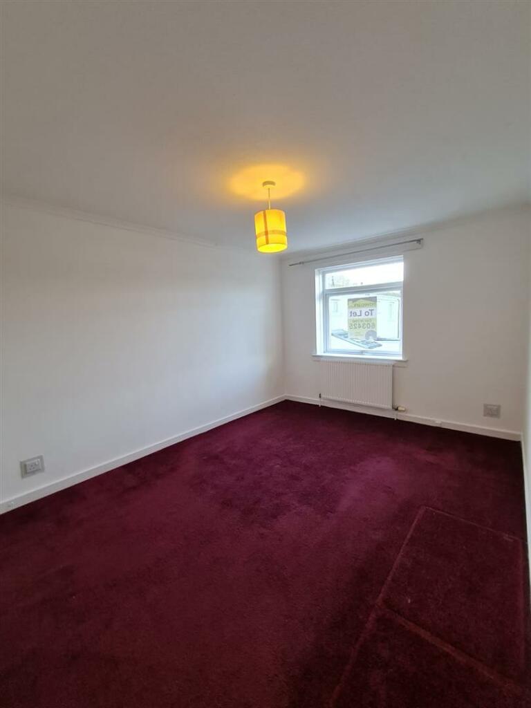 21 Bargeny Bedroom.jpg