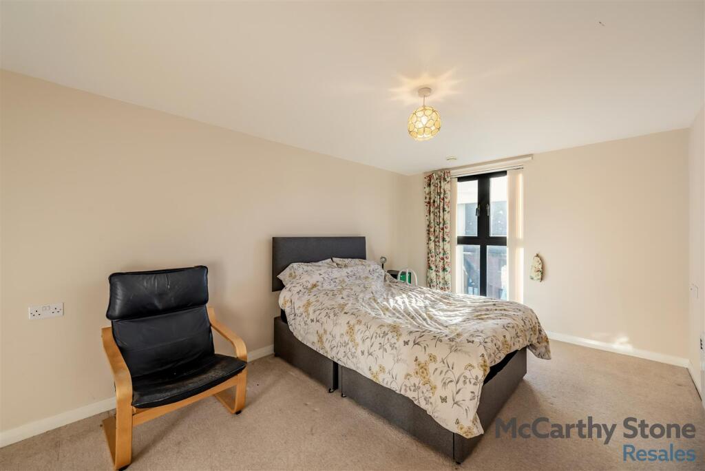 8674139-interior17.jpg