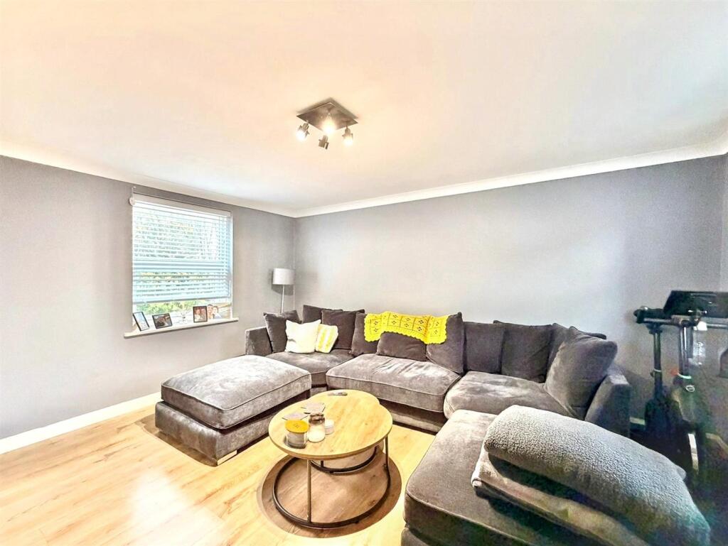 PHOTO-2025-11-14-10-41-34 (3).jpg