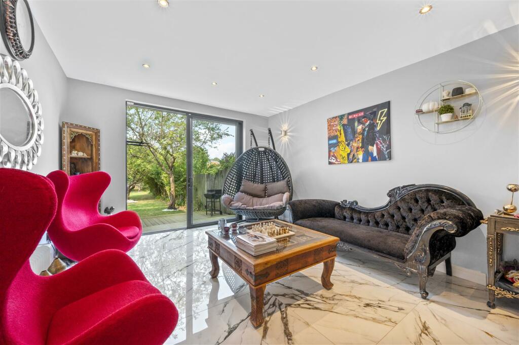 34 Holland Avenue,6.jpg