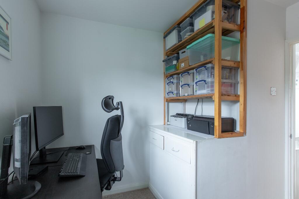 Bedroom 3/study