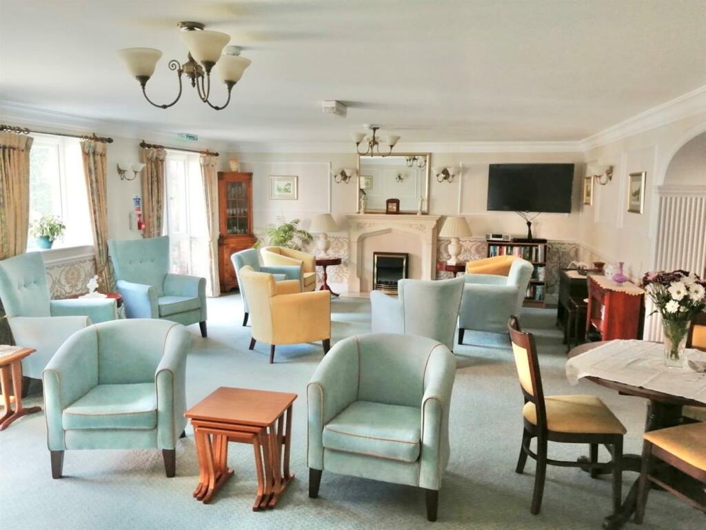 communal lounge.jpeg.jpg