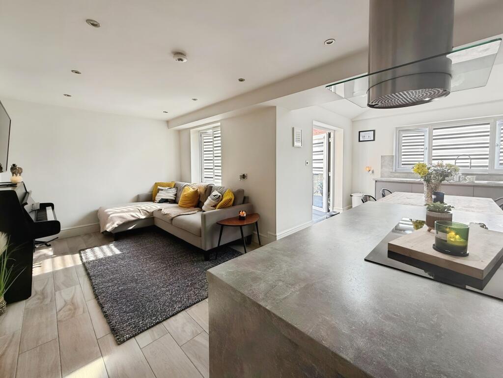 Kitchen/Snug