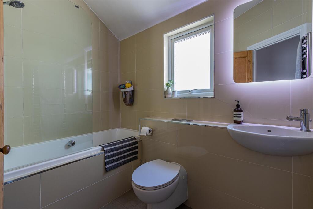 Amesbury Road 22 (13 of 26).jpg