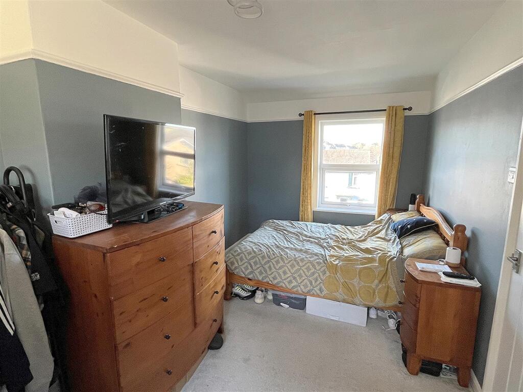 bedroom one.jpg