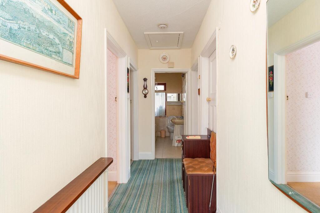 0C5RWH - Hallway B.jpg
