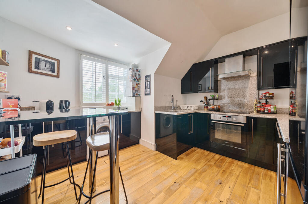 1298096-30-682dd2...