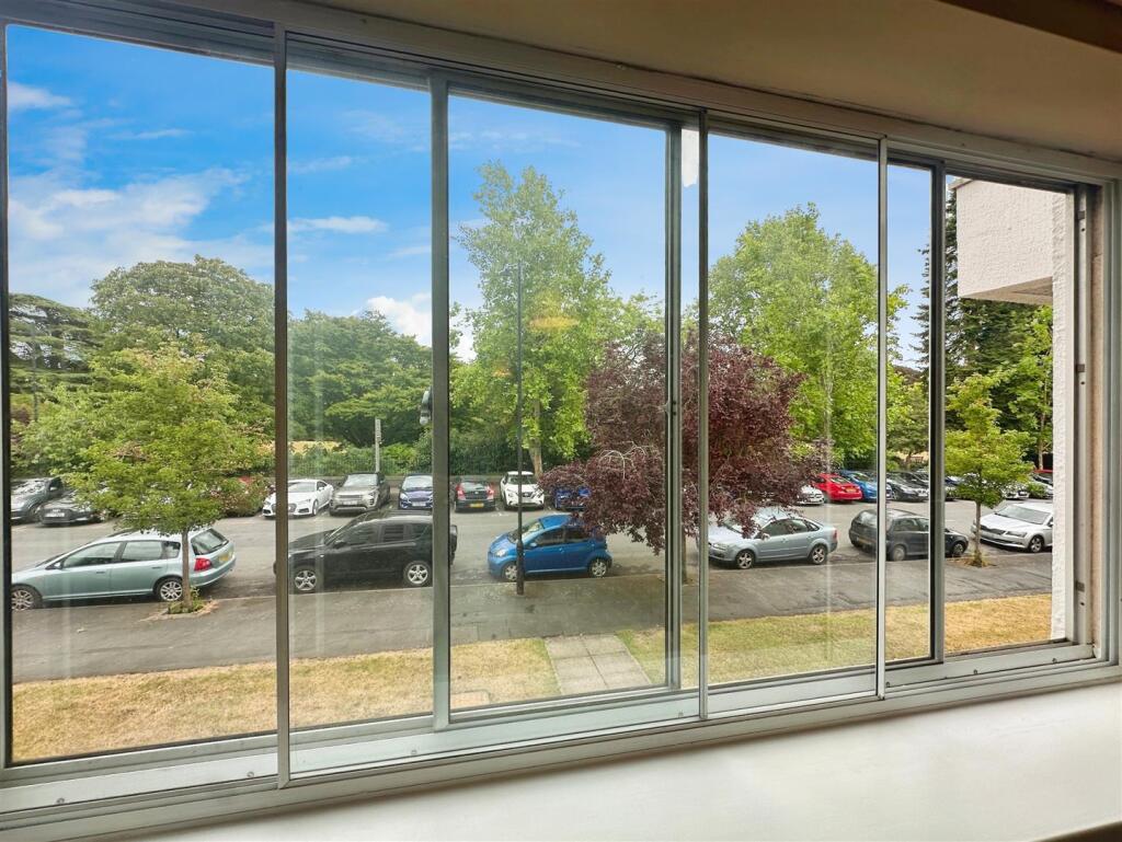 52579f8f--4140-924F-F1A3907FB960-61268-000013ECB12