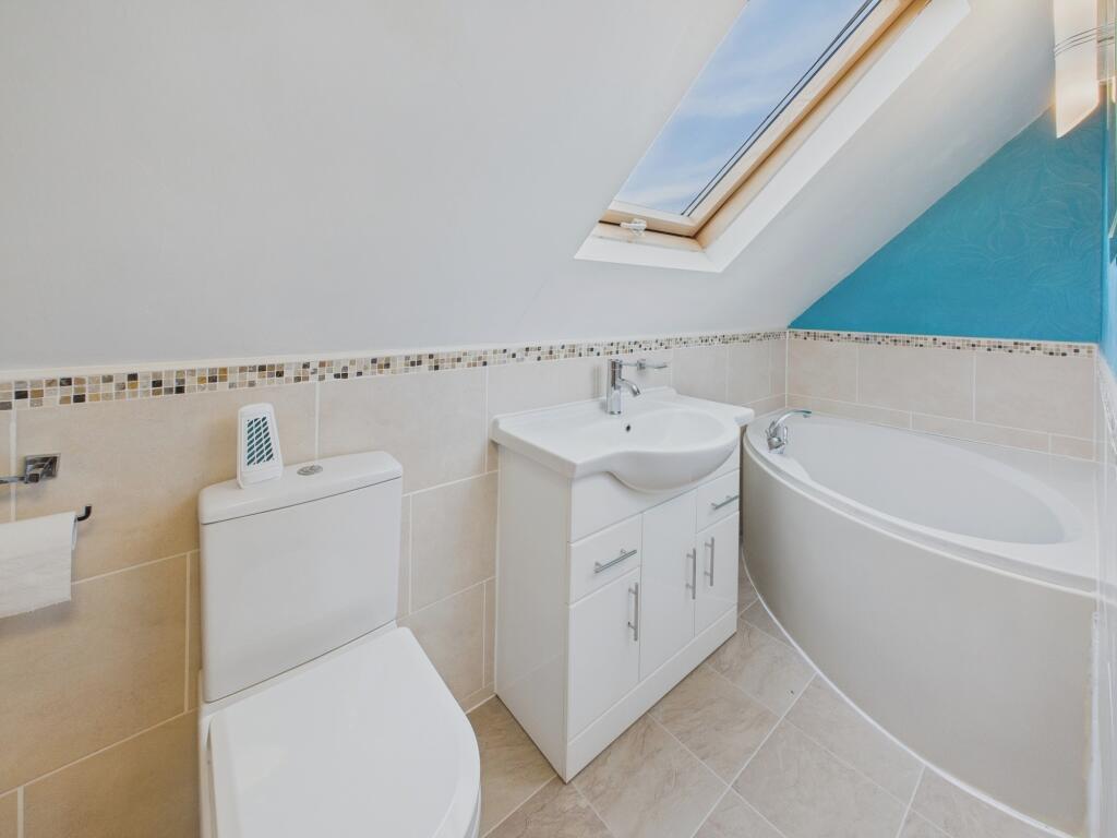 En-Suite Bathroom