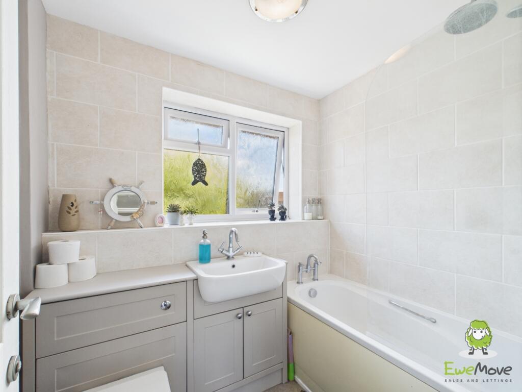 EweMove Estate Agents Basingstoke - Paddock Road 