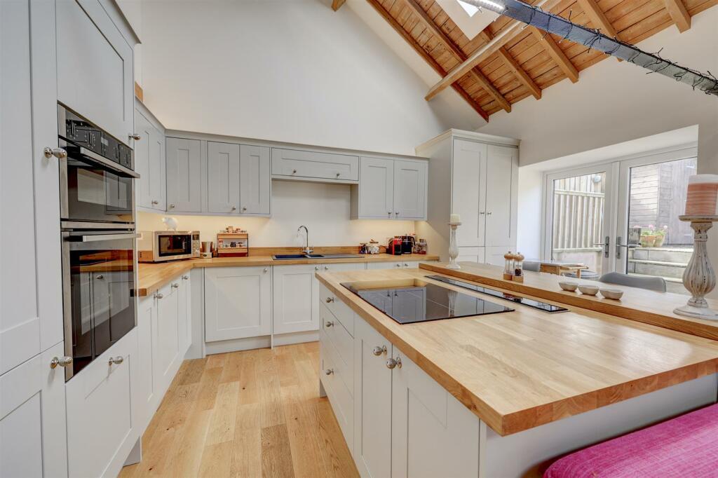 Open Plan Living Room / Kitchen