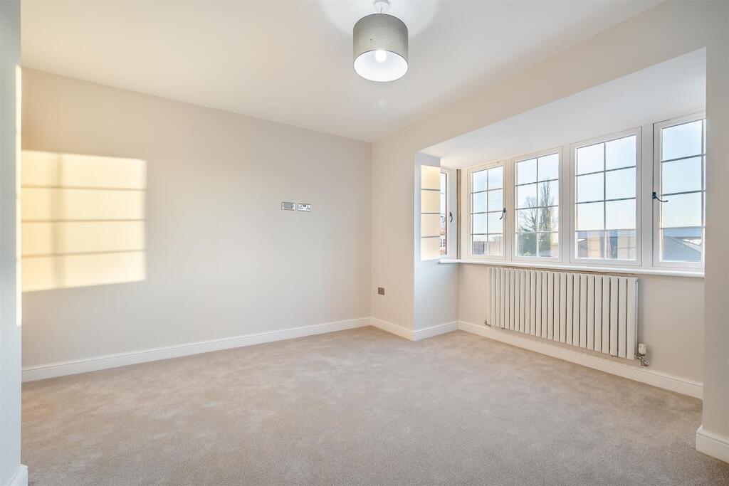 8581130-interior11.jpg