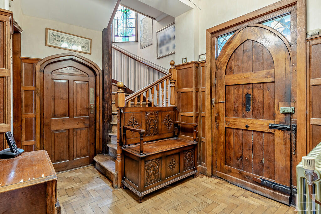 8646346-interiorW...