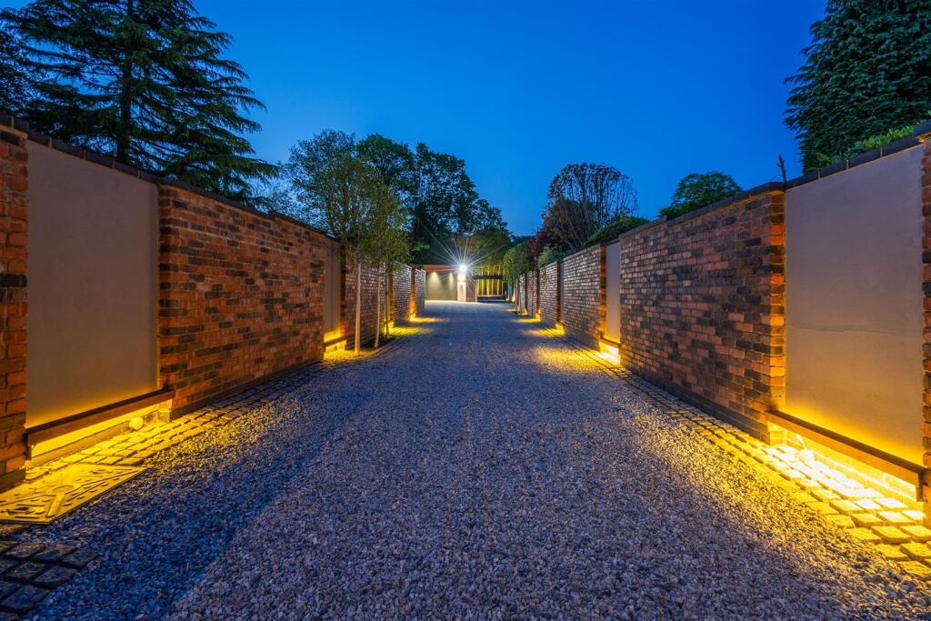 1 Chattock Gardens_46.jpg