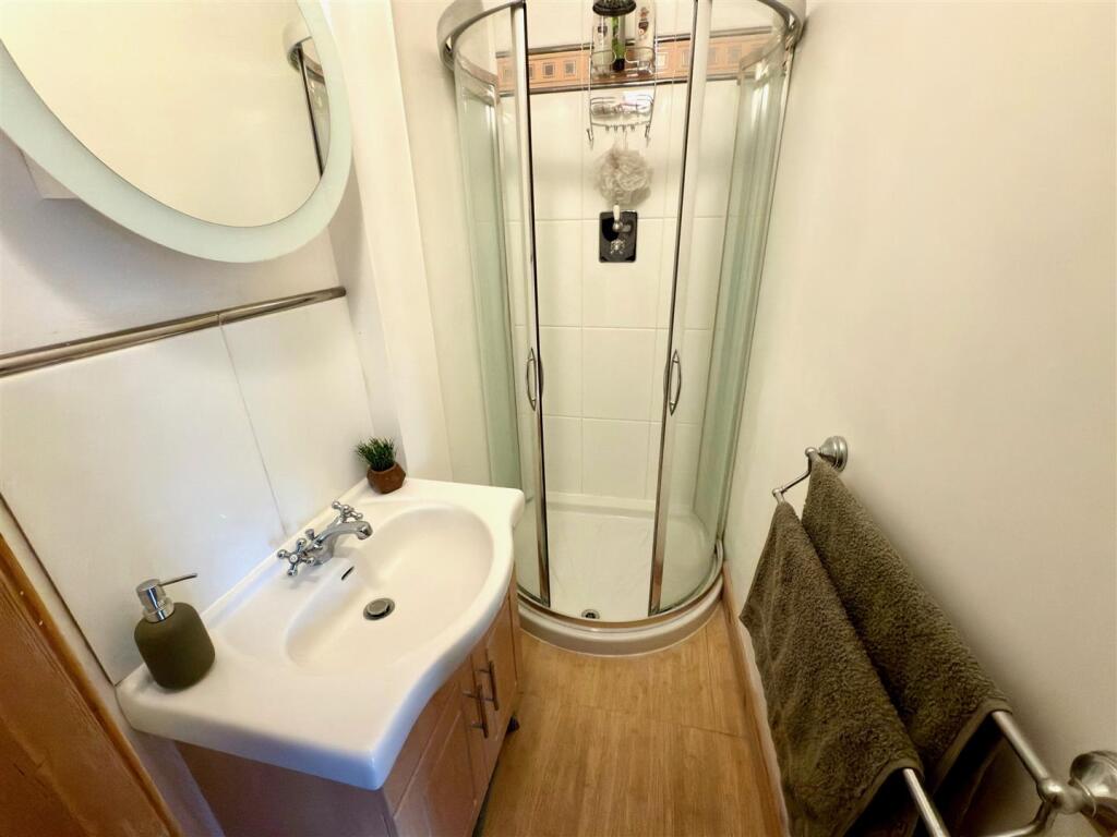 EN SUITE.jpg