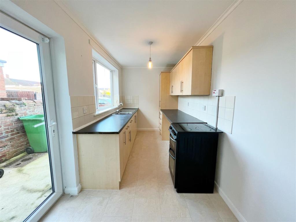 Kitchen 1.jpg