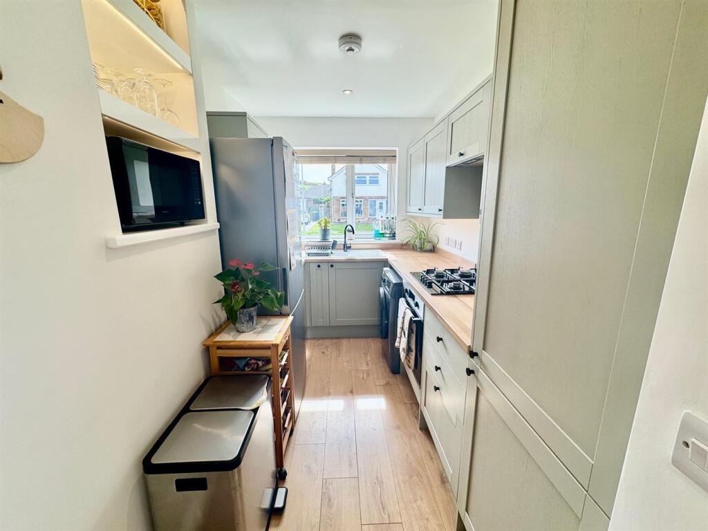 Kitchen 3.jpg