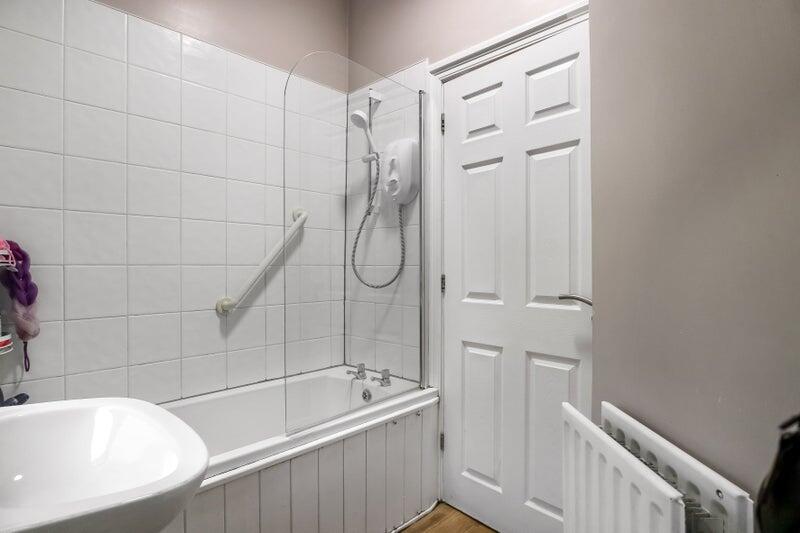 Communal Bathroom 