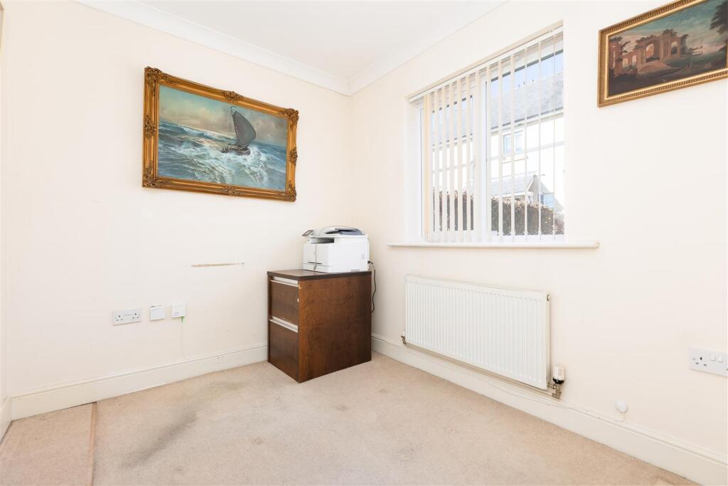 3 Dollimere Close-7.jpg