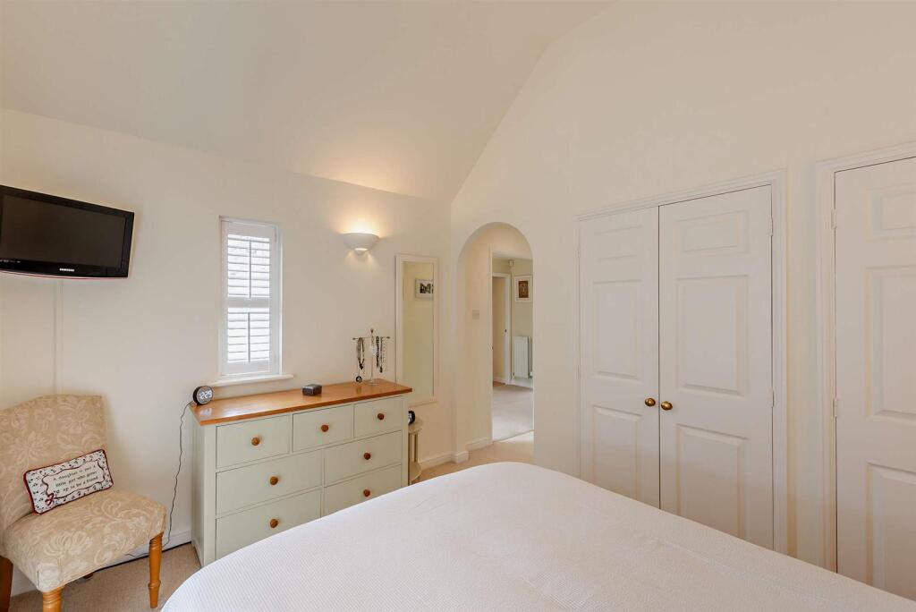 8644935-interior16-800.jpg