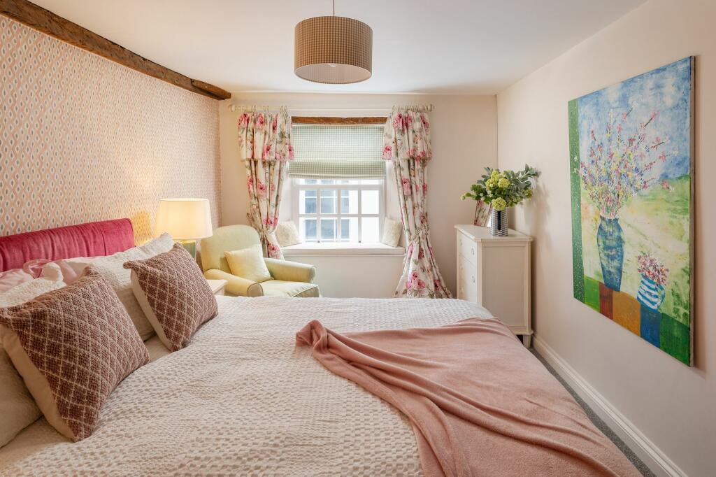 34 Clarence Hill, Dartmouth,  Bedroom 2