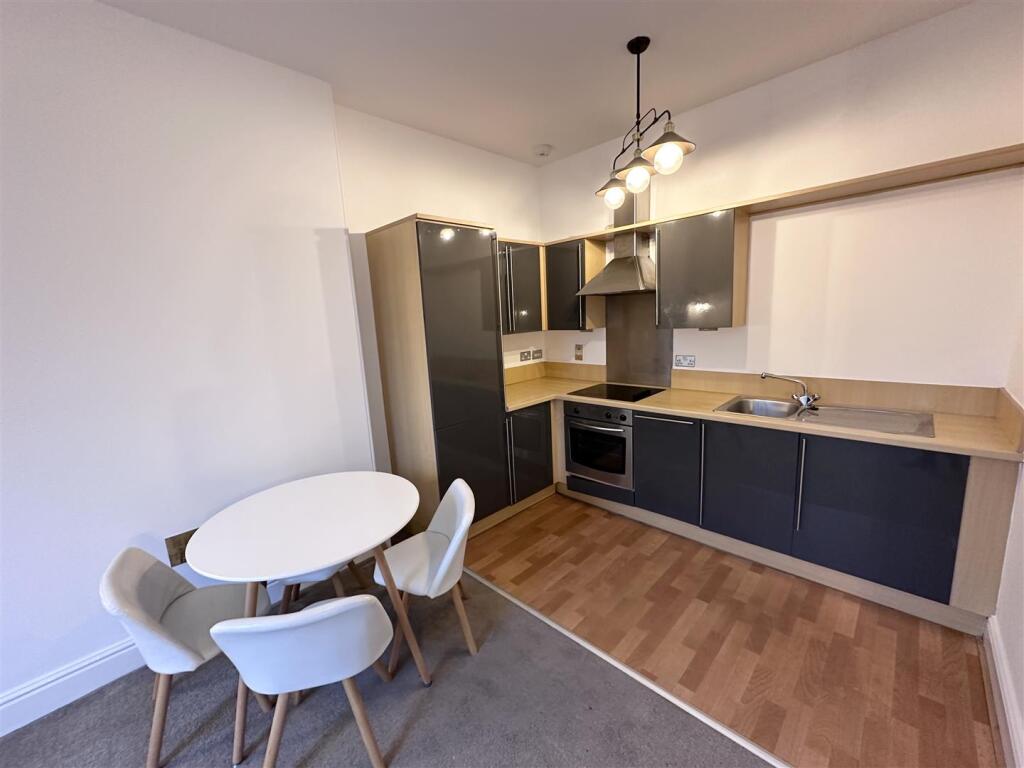 Kitchen/Dining