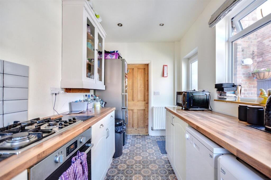 Kitchen_2.jpeg