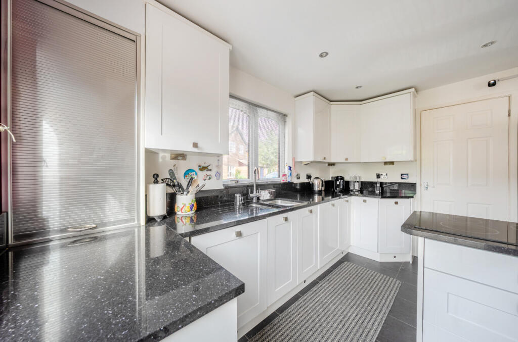 29-681bc9254bc1c-...