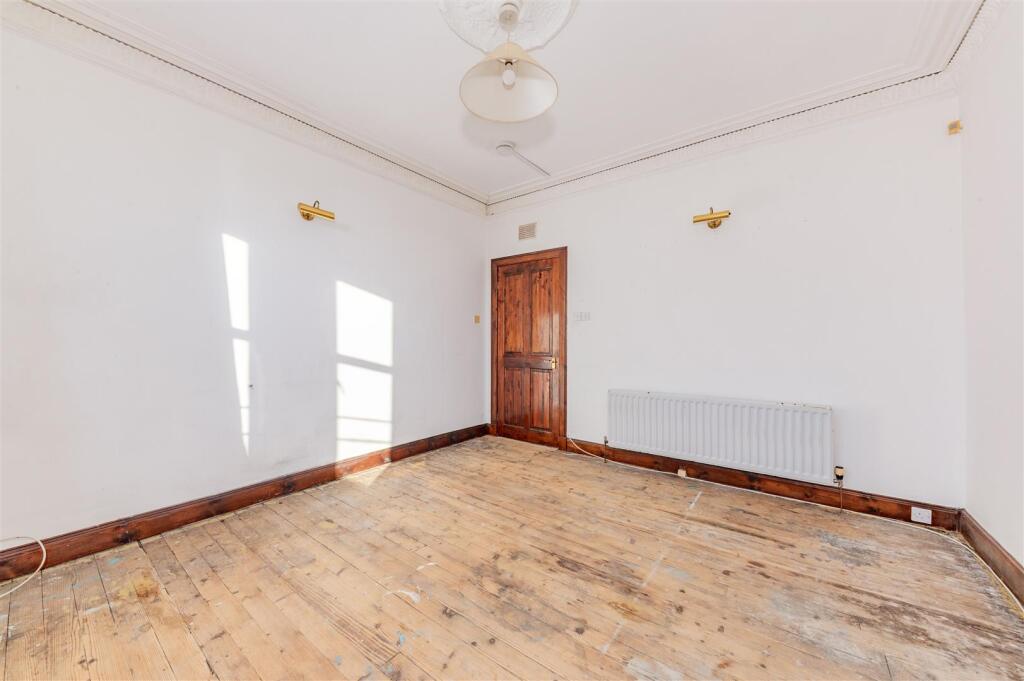 11D Bonnybank Road Dundee-6.JPG