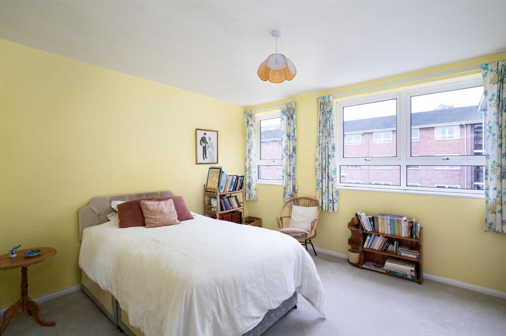 250220-2148 Bedroom 2.jpg