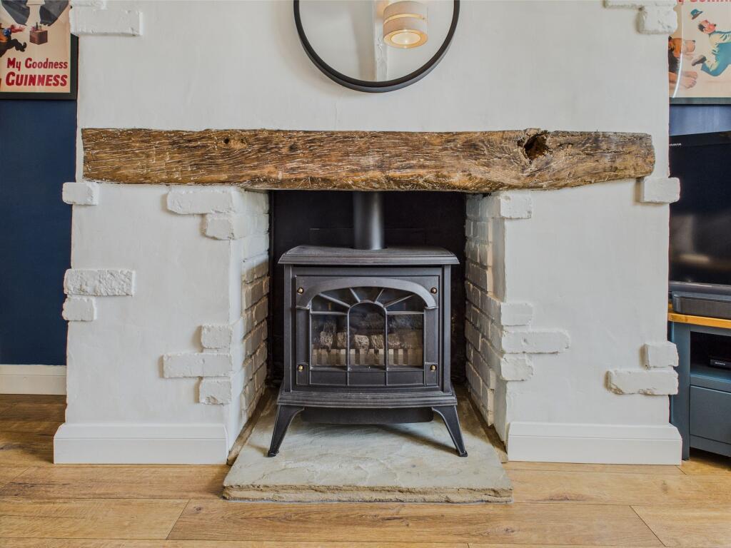 Lounge - Gas Fireplace