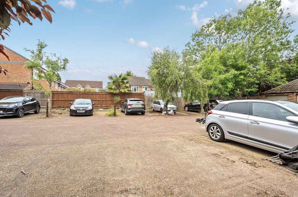 1299077-5-6835879...