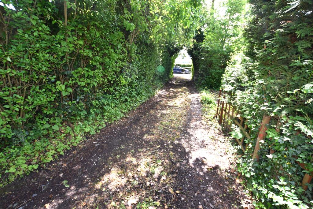 driveway to the side