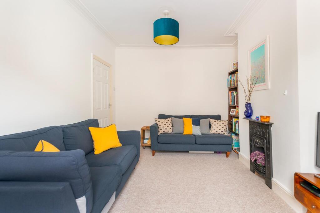 1A1R6BR - Living Room A.jpg