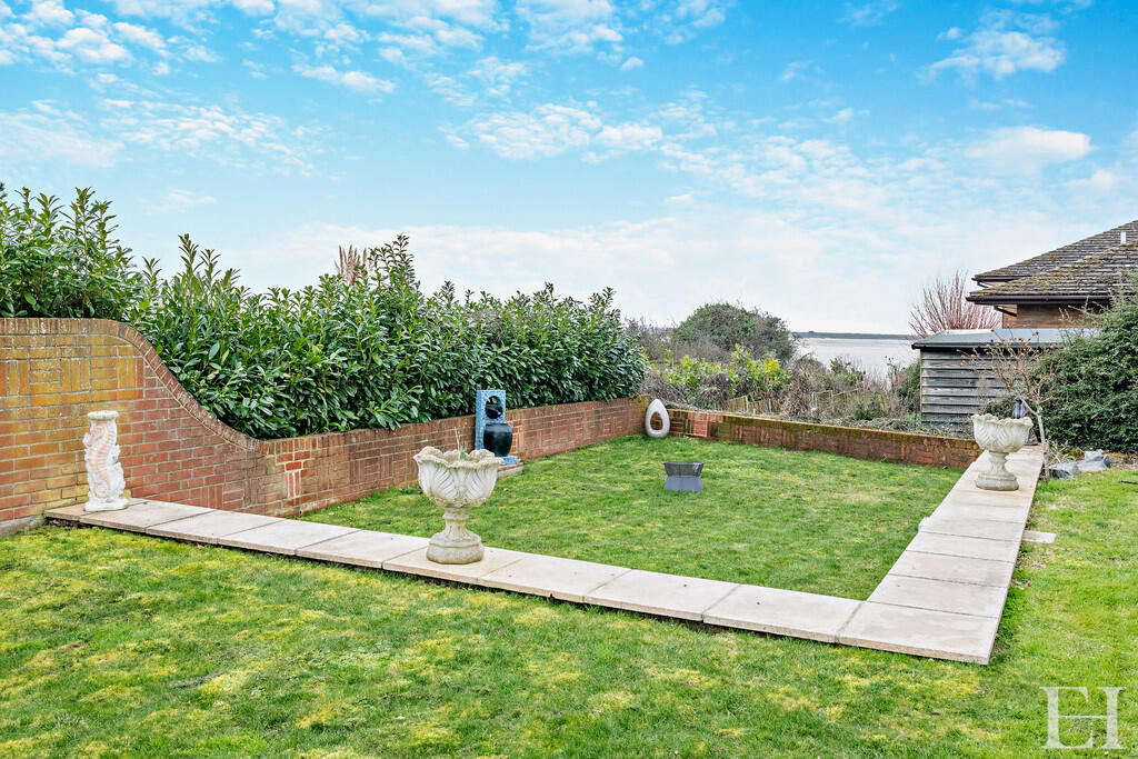 WM-8636330-exteri...