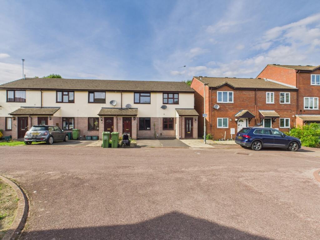 CAM01740G0-PR0439-STILL026