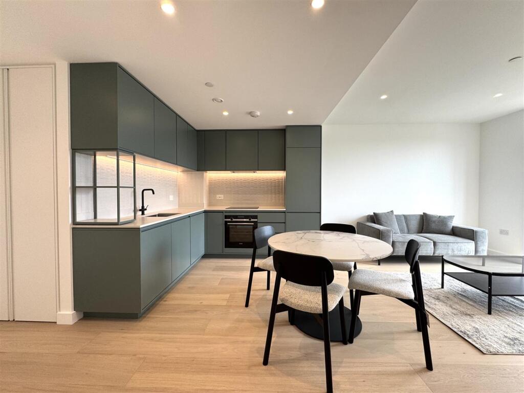 Dining area pic 6.jpeg