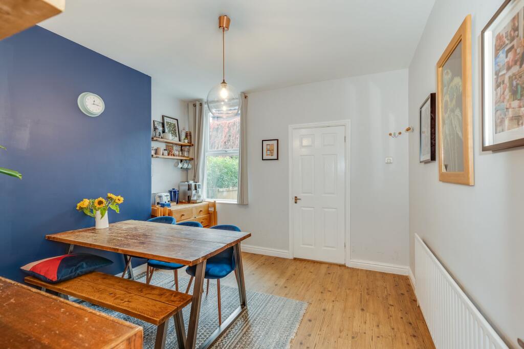 KITCHEN, DINER AND LIVING ROOM