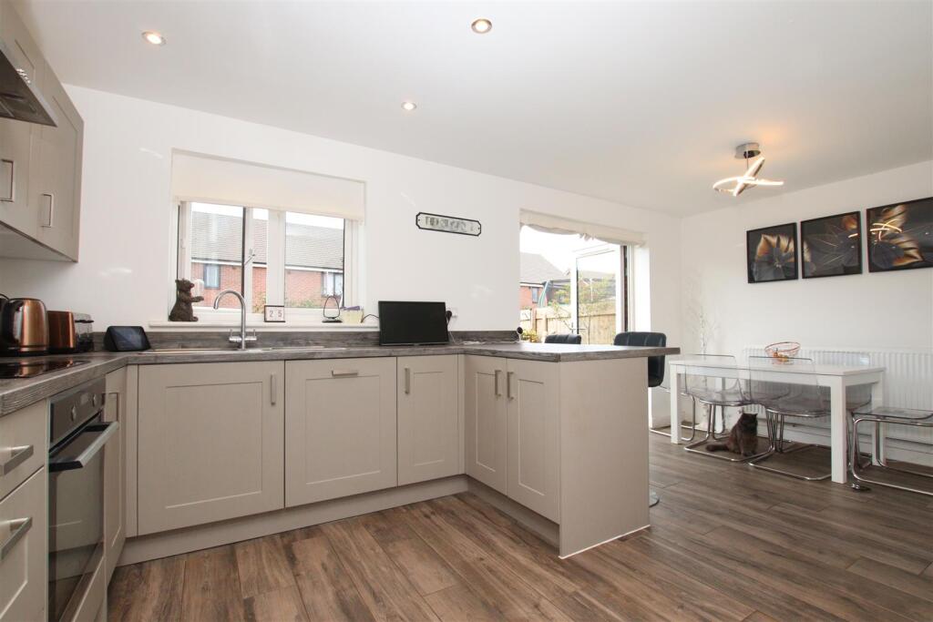 Kitchen Dining Room.JPG