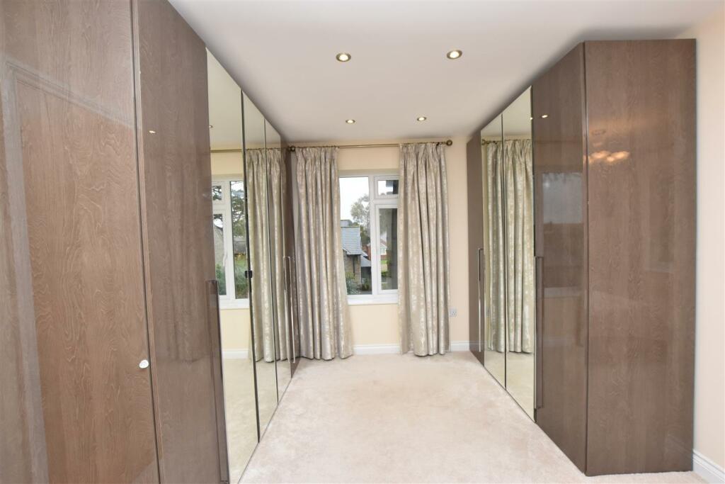 DRESSING AREA PHOTO