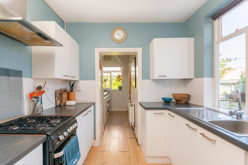 2O1RSG - Kitchen B.jpg