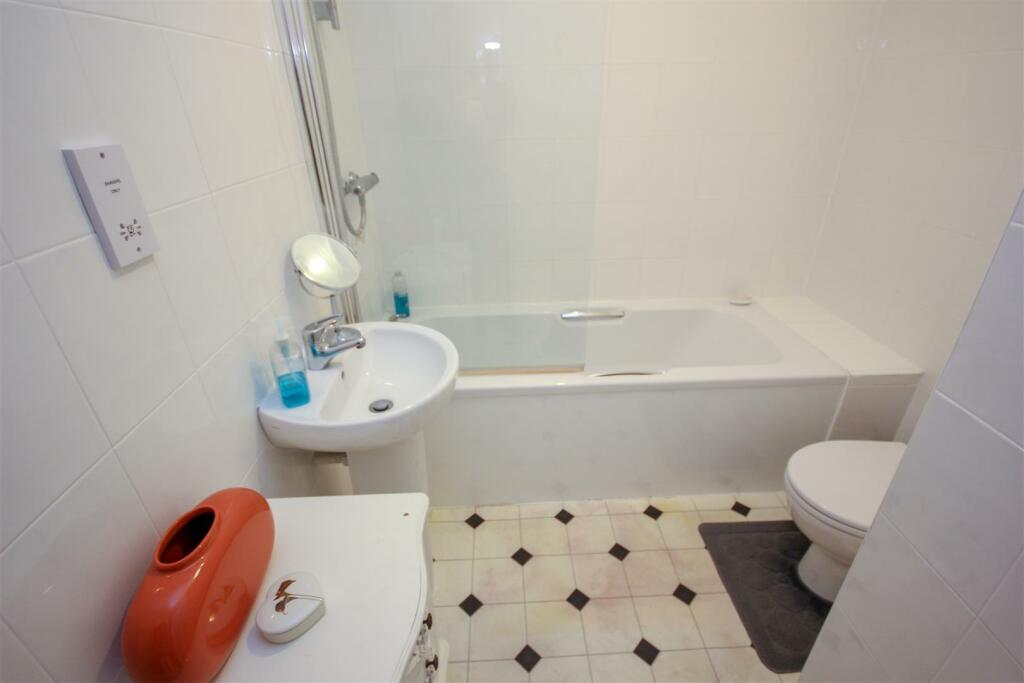 Bathroom.jpg