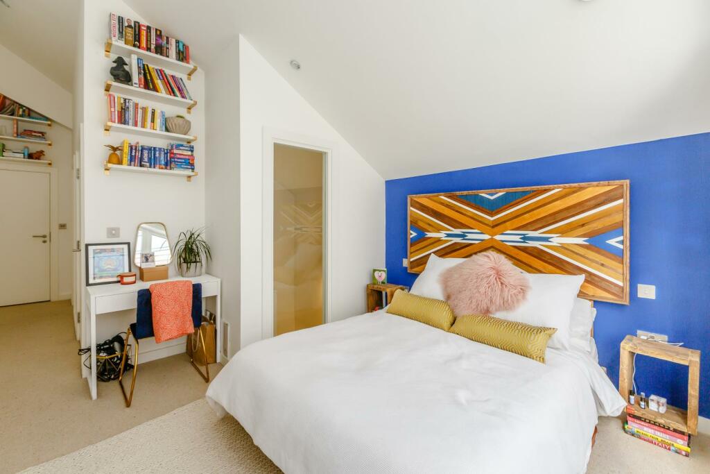 8381916-interior26-800.jpg