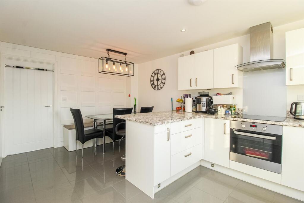 KITCHEN/BREAKFAST/DINING ROOM